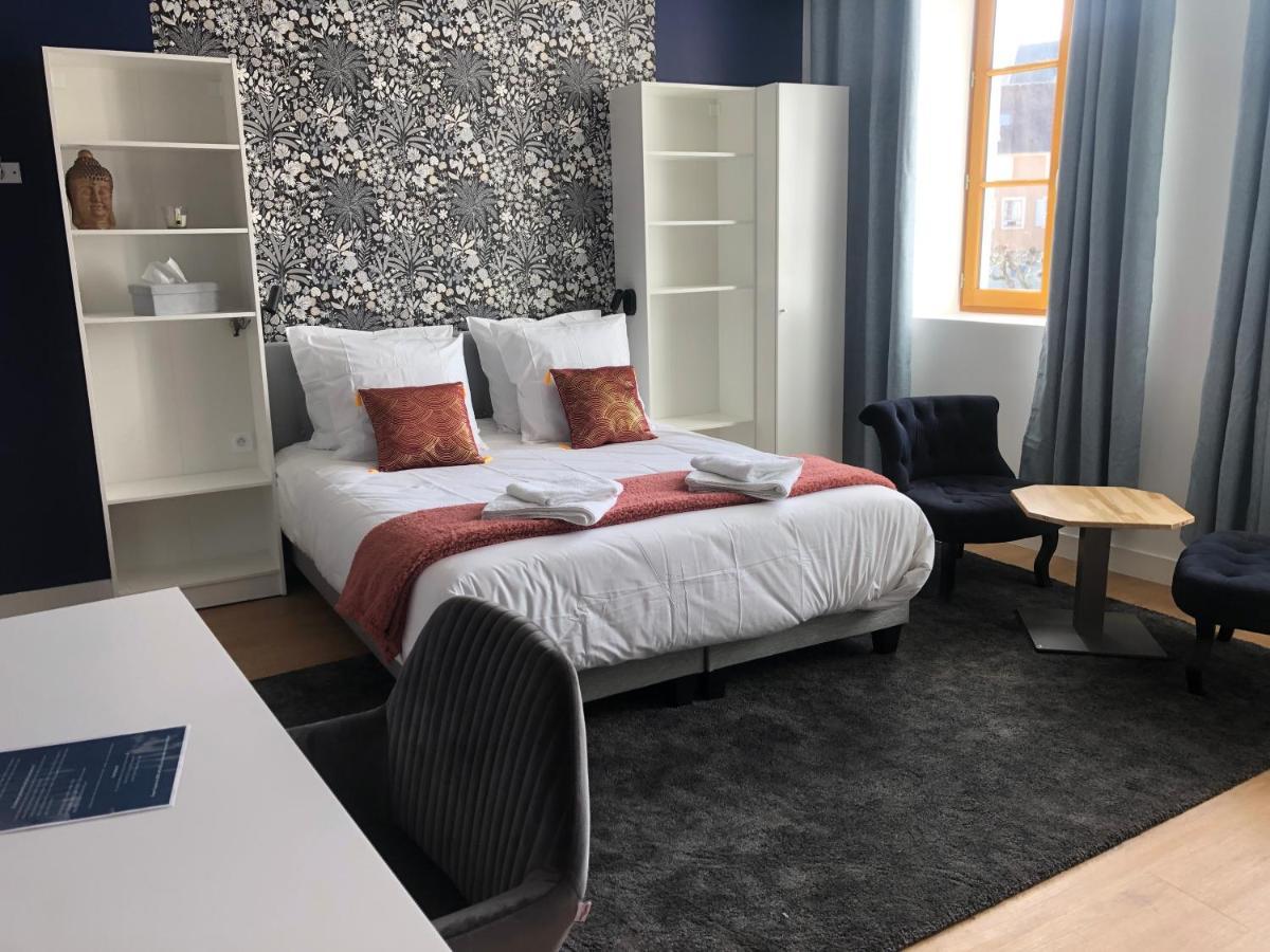 Hotel Restaurant La Place Saint-Amand-Mont-Rond 外观 照片