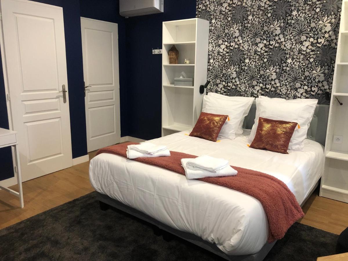 Hotel Restaurant La Place Saint-Amand-Mont-Rond 外观 照片