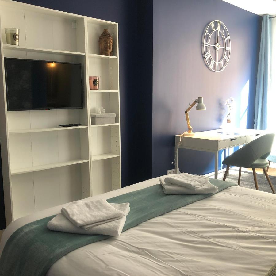 Hotel Restaurant La Place Saint-Amand-Mont-Rond 外观 照片