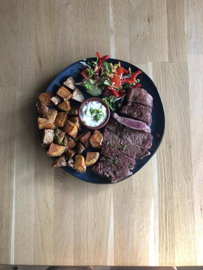 Hotel Restaurant La Place Saint-Amand-Mont-Rond 外观 照片
